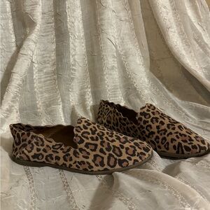 Lucky Brand Scalloped Leopard Print Loafers